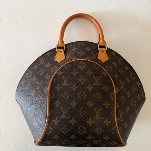 Louis Vuitton Handbags - Louis Vuitton Monogram Ellipse